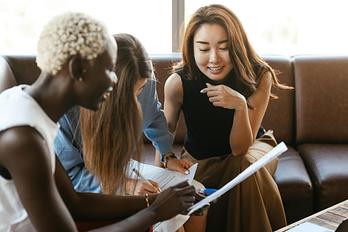 What are Group Coaching Sessions & Their Benefits?
